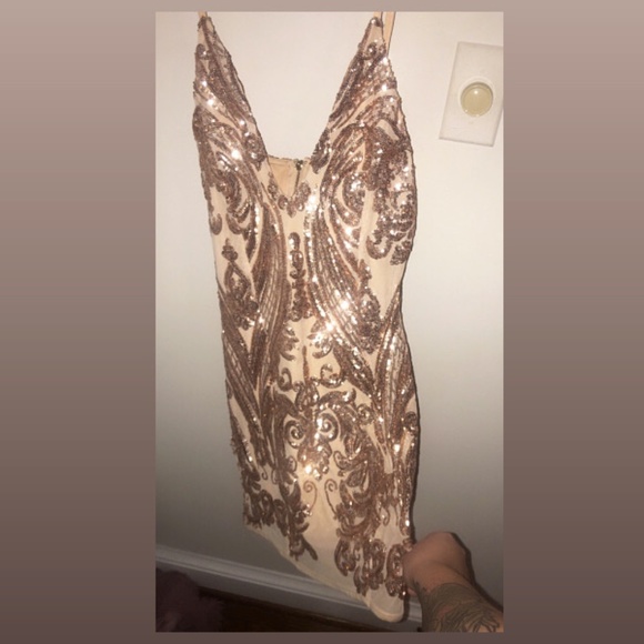 Dresses & Skirts - Mini dress